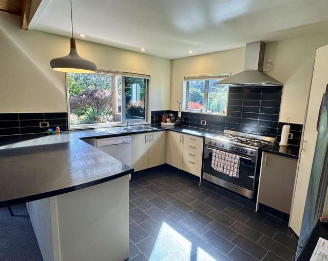 14 Butlers Road Ruatapu_1