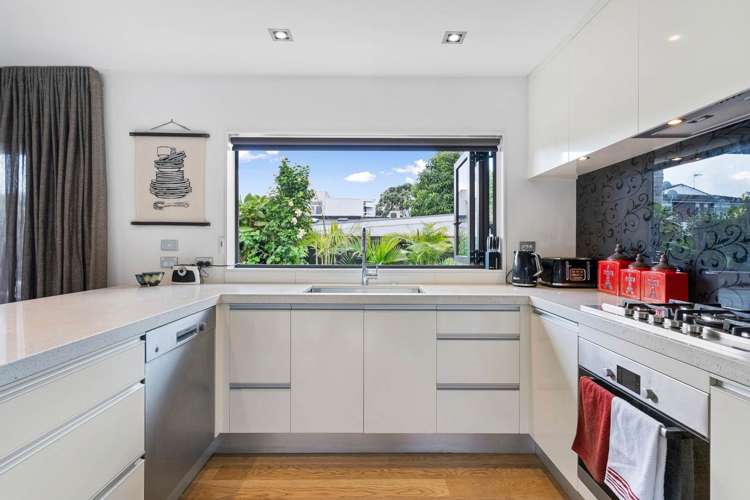 1/10 Taranaki Road Kohimarama_13