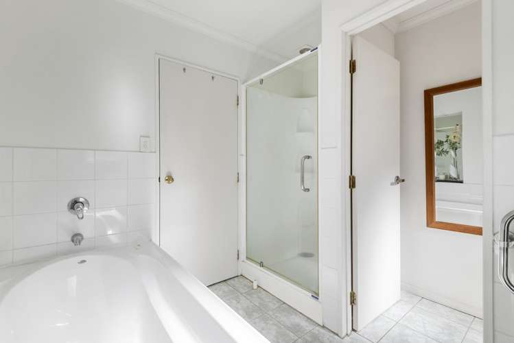 495 & 495A East Coast Road Murrays Bay_19