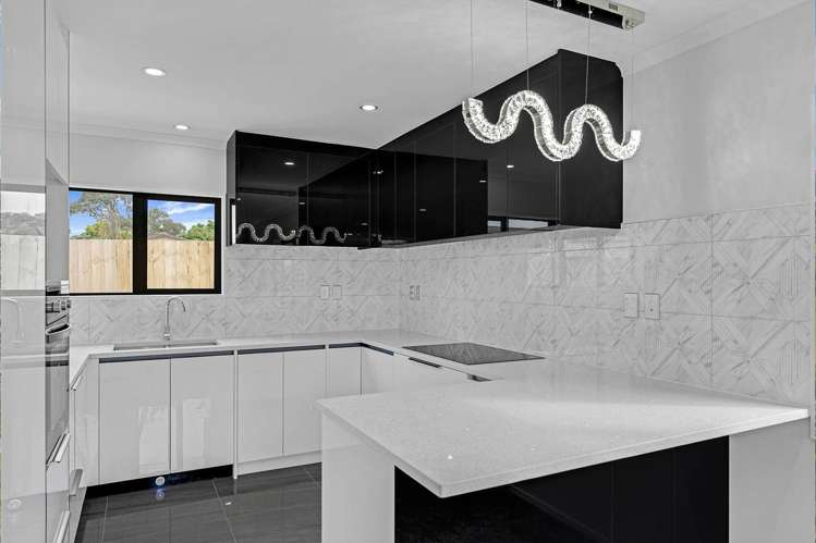 1 Breathtaking Piece Mangere East_3