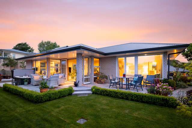 Sun-drenched elegance in sought-after Mapua