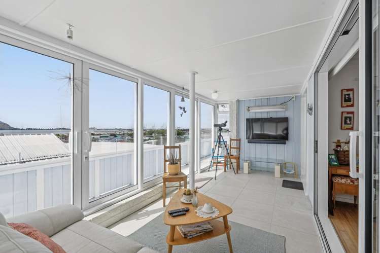 17 Seaview Road Otumoetai_10