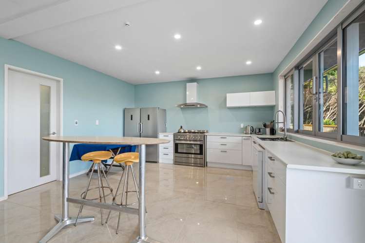 Burneys Beach Arapaoa Island_16