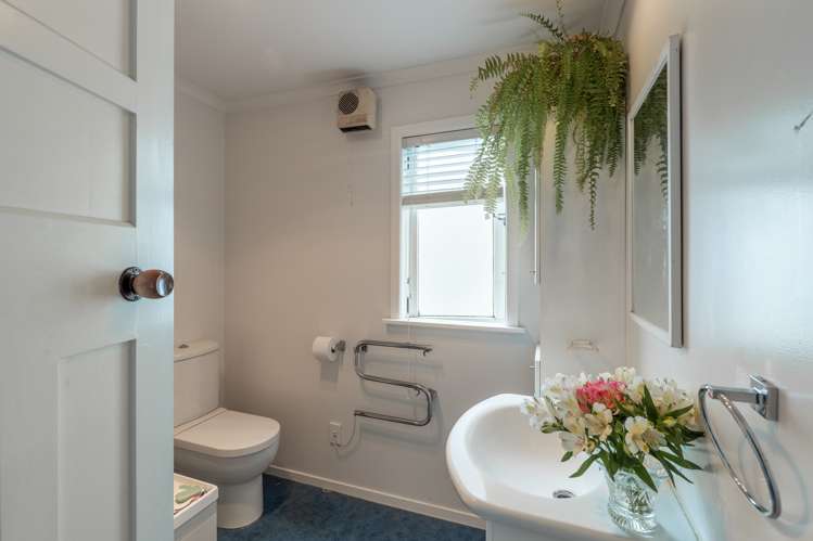 14 Downe Street New Plymouth Central_11