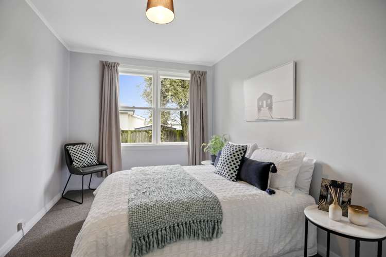 15 Avro Crescent Hornby_7