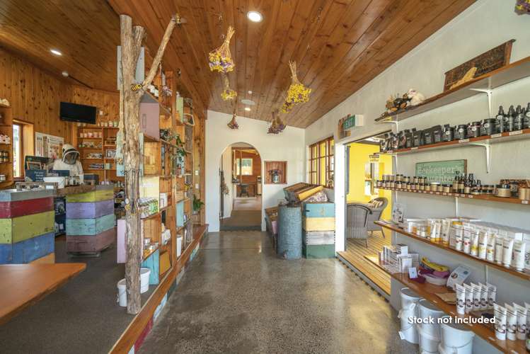 307 Main Sh25 Road Tairua_6