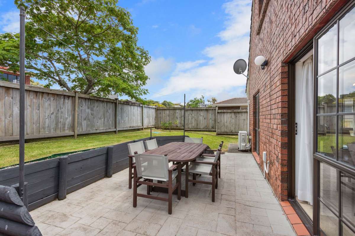 1/63 Manhattan Heights_3