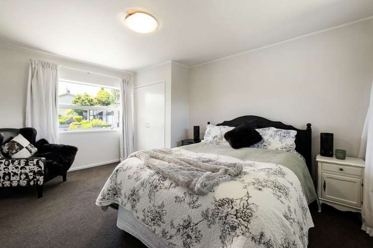 163 Lake Crescent Hamilton Lake_16