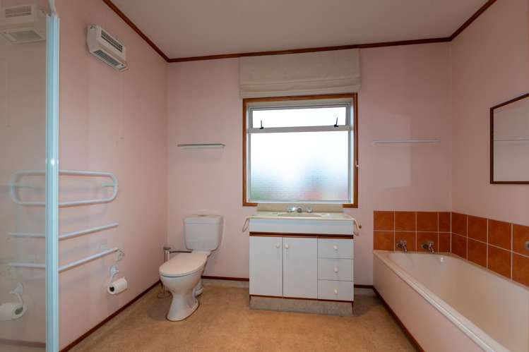 803 Cook Place Raureka_11