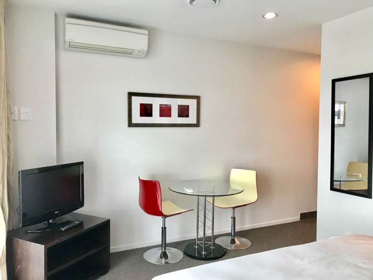 1004/17 Amersham Way Manukau_2