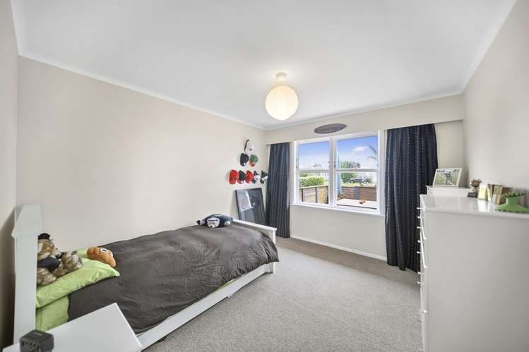 54 Bradbury Road Botany Downs_8