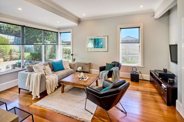 1 Moeller Street Mount Victoria_11