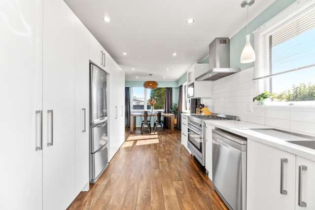 6 Newbourne Crescent Redwoodtown_1