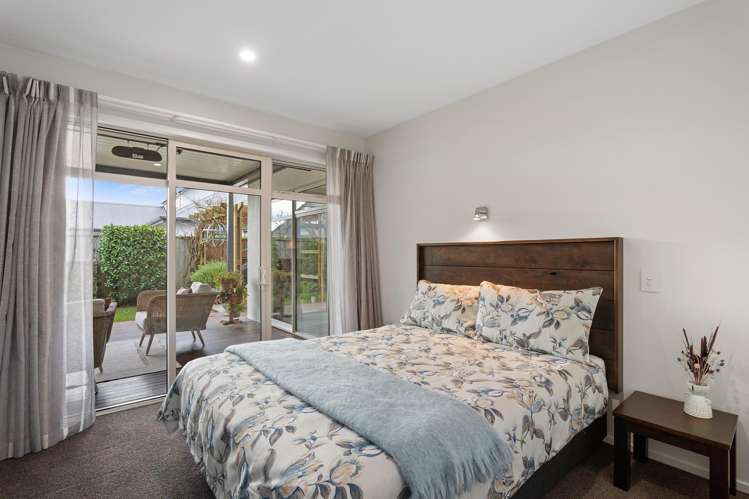 5 Lakebridge Place Parklands_13