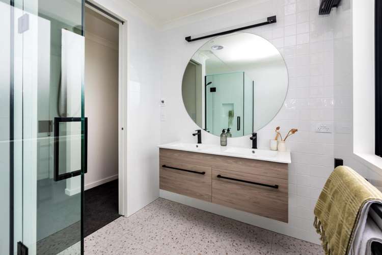 22 Verdeco Boulevard Lincoln_14