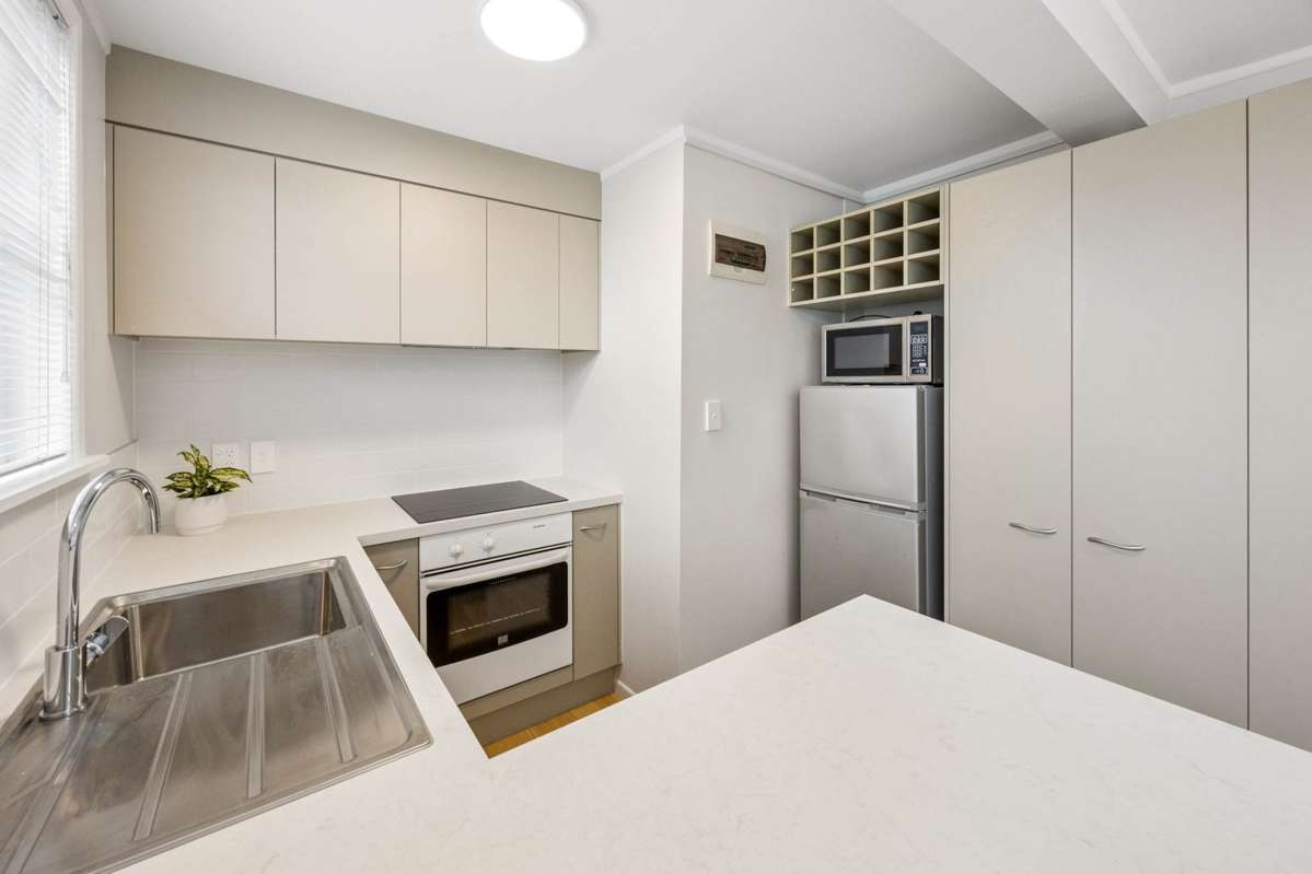 3/27 Piccadilly Place_1