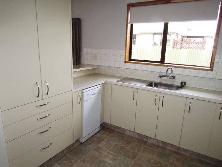 2/19 Cowper Street Greymouth_5