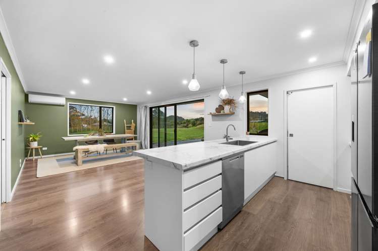 1347 State Highway 16 Waimauku_10