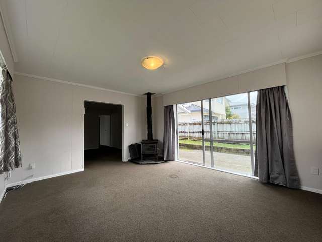  13 Kawatiri Grove Wainuiomata_4