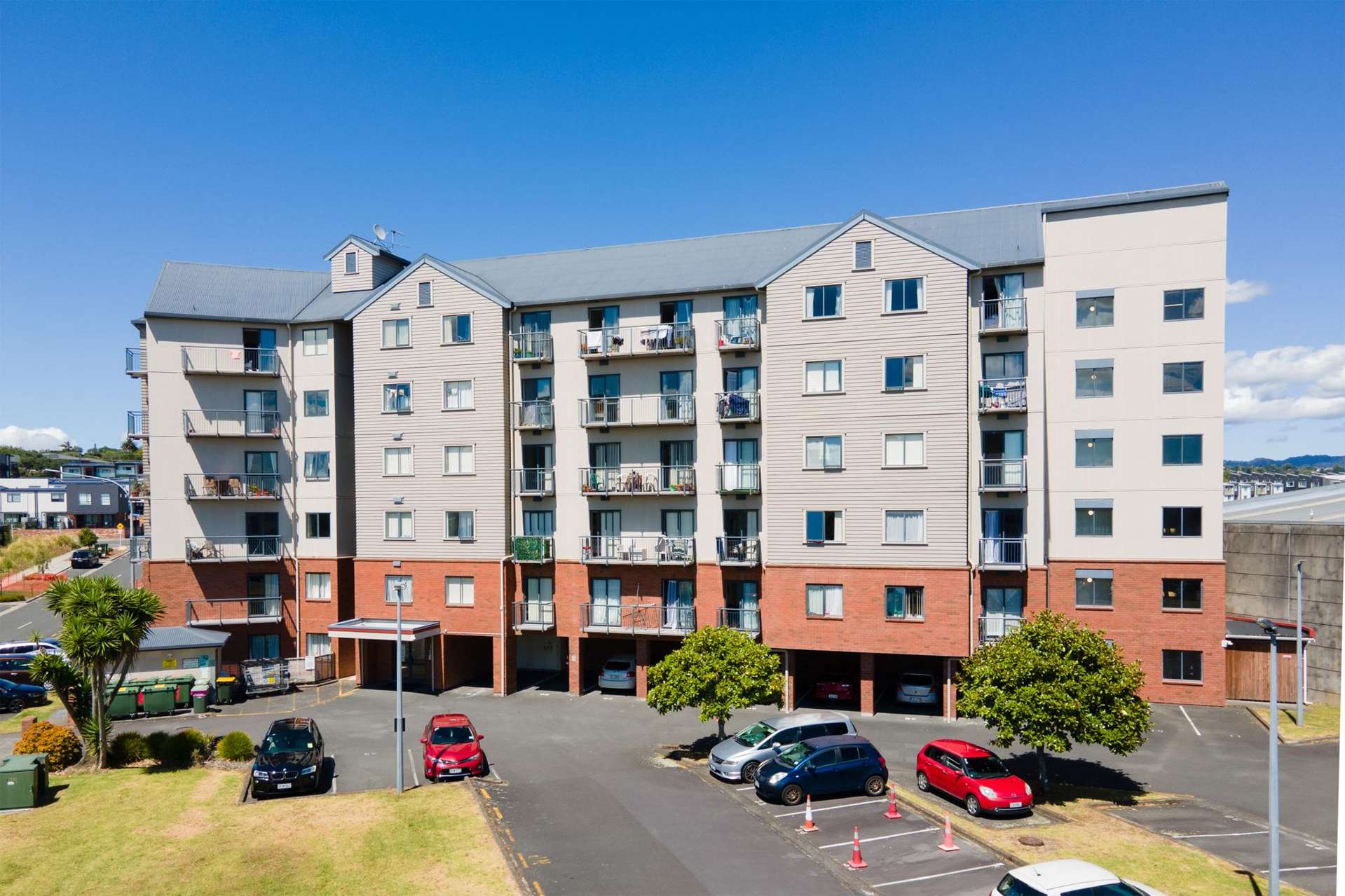 4e/17 Crown Lynn Place New Lynn_0