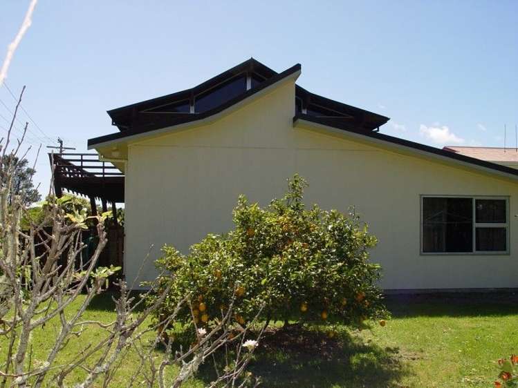 9 Marine Parade Cooks Beach_17