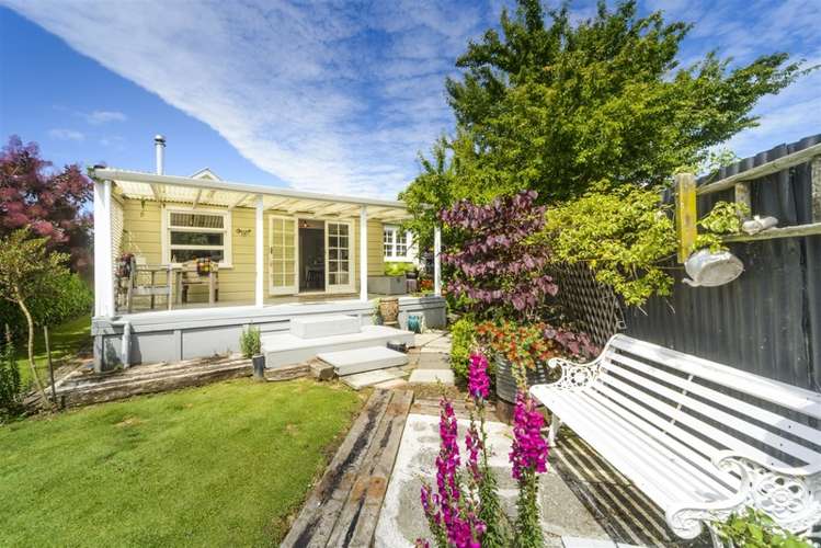 89 Bridge Street Bulls_16