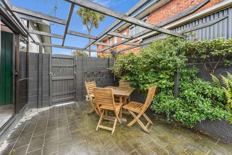 14 Livingstone Street West End_16