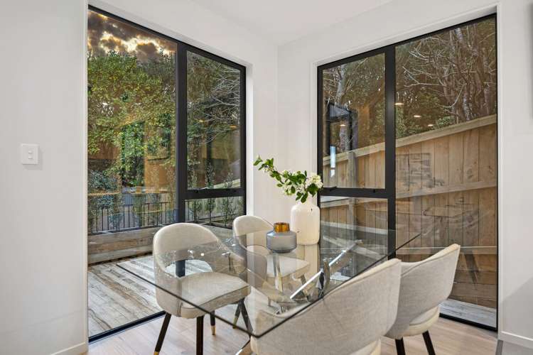 296 East Coast Road Forrest Hill_5