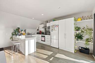 1-2/76A Southampton Street_1