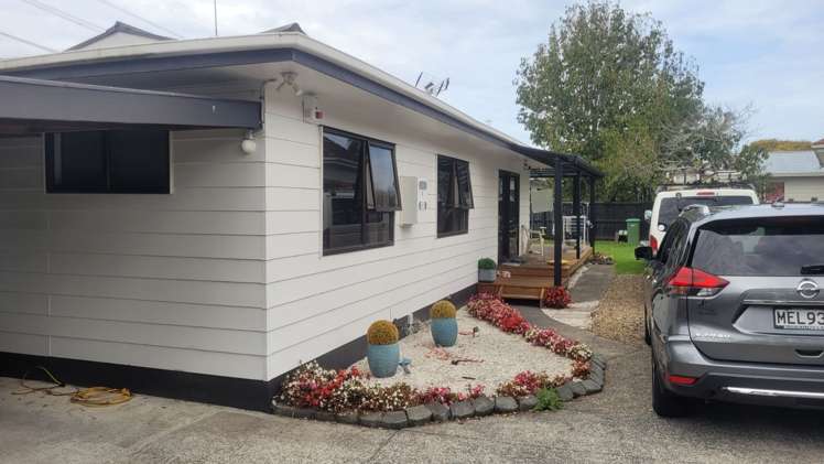  2/256 Porchester Road Takanini_13