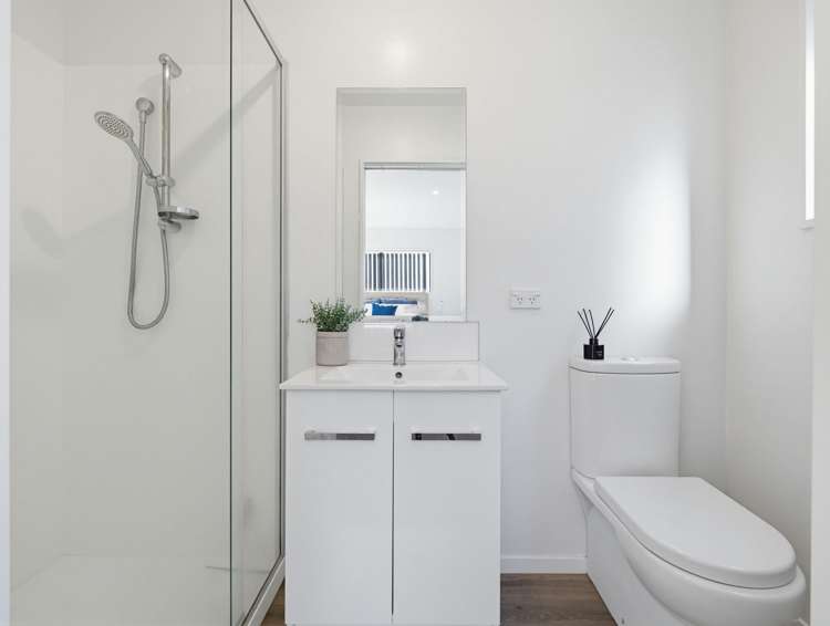 1/10 Parlane Street Addington_15