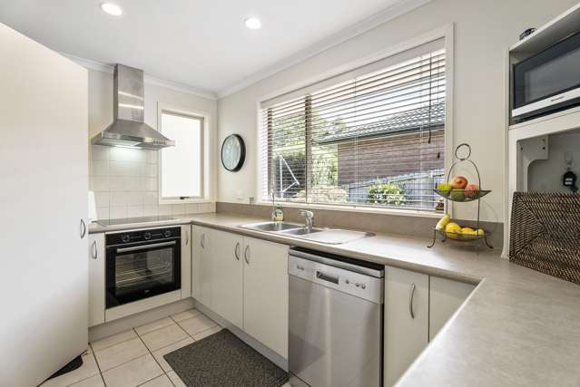 2/22 Ellenbury Place Stanmore Bay_2