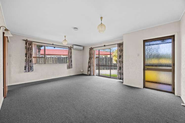 1/6 Annette Avenue Te Atatu South_8