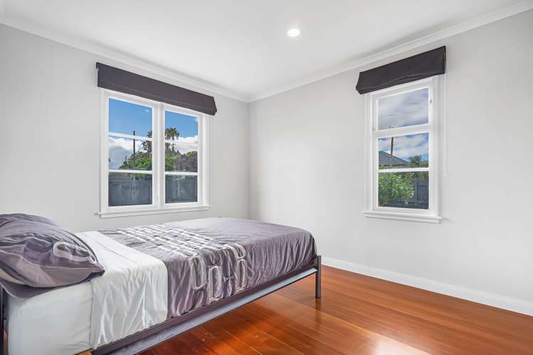 10 Buchanan Road Kingseat_11