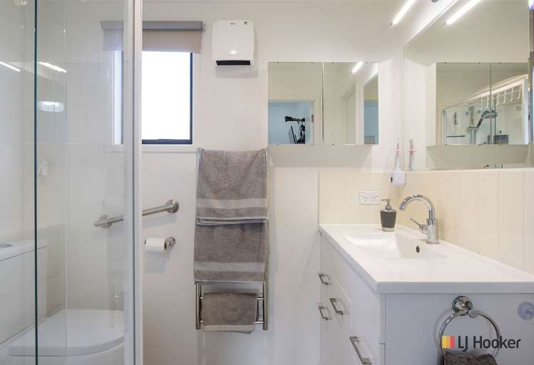 10 Reel Road Athenree_13