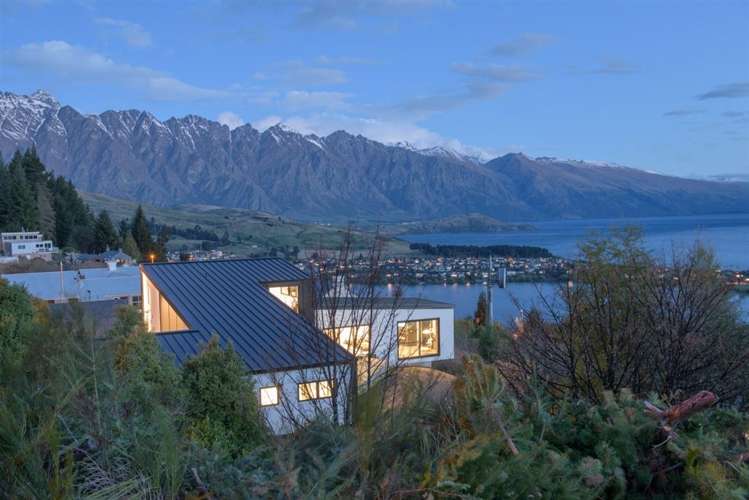 13 Vancouver Drive Queenstown_25