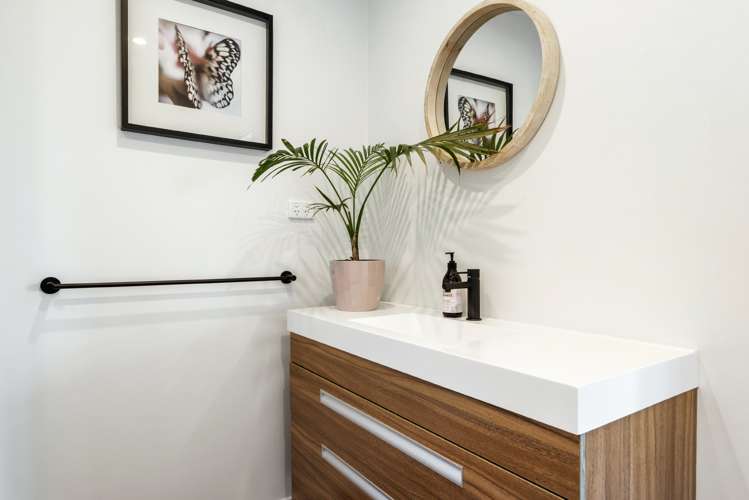 8 Willow Avenue Birkenhead_21