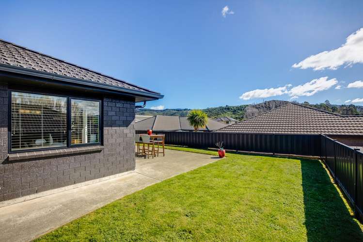 11 Greenstone Grove Brown Owl_19