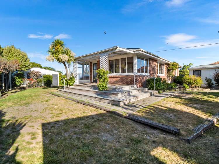 6 Robin Street Burwood_17