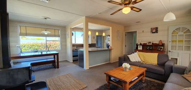 13 William Benton Street Featherston_5