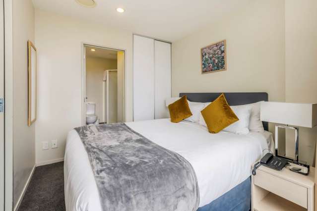 810/17 Amersham Way Manukau_1