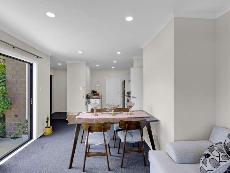 33B Saxbys Road Glenview_11