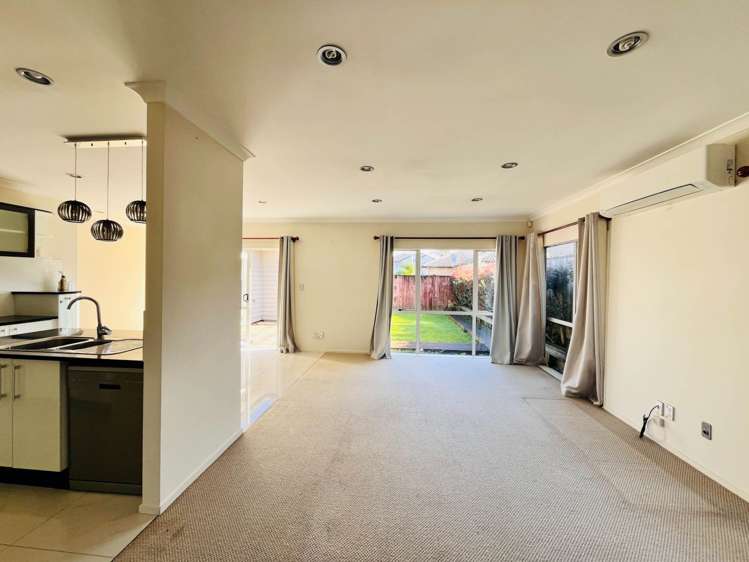 8 Stamford Crescent Flat Bush_6