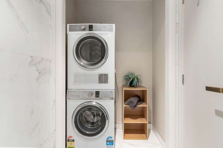 703/47 Beach Road City Centre_13