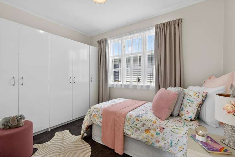 7 Fitzherbert Road Wainuiomata_11