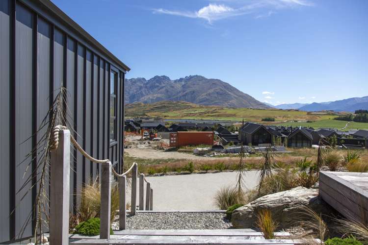 7 Falconer Rise Jacks Point_5