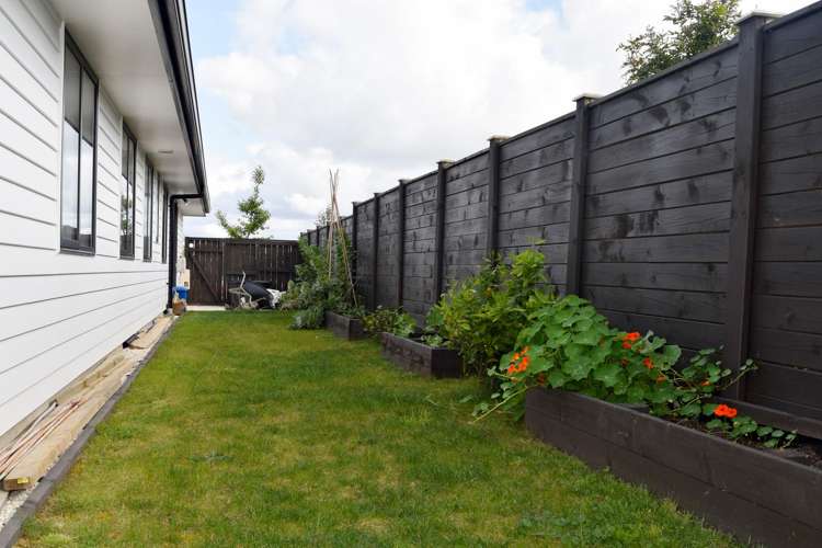 8 Walnut Road Riverhead_18