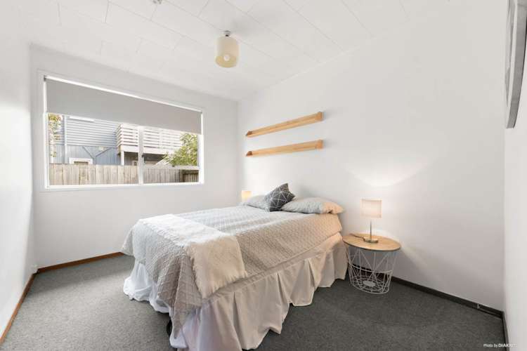 2/12a Yeovil Road Te Atatu Peninsula_10