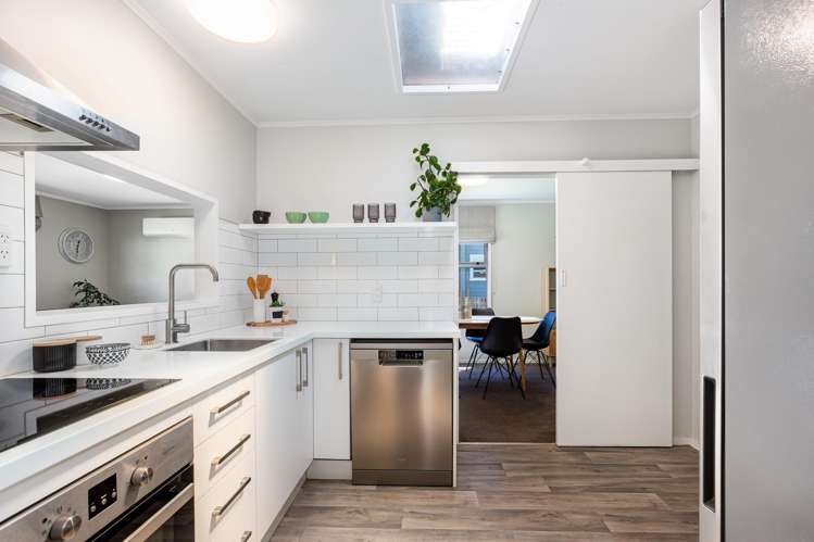 176A Queens Drive Lyall Bay_5