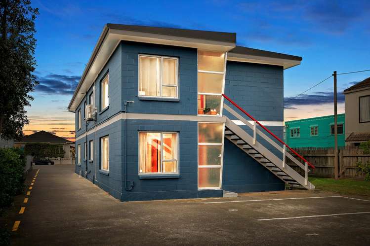 3/218 Onepu Road Lyall Bay_8